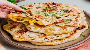 Abasia Variety Naan Center